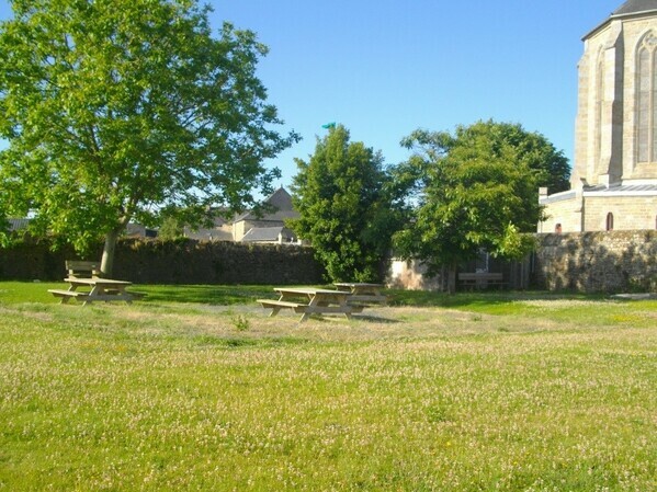Le jardin du presbytère Le jardin du presbytère